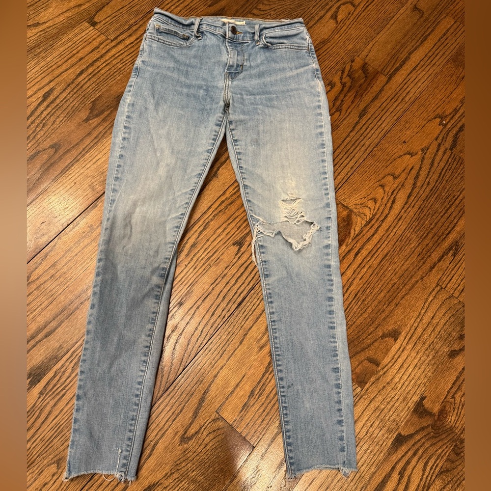 Levi’s 710 Super Skinny Distressed Light Wash Jeans Raw Hem Size 28